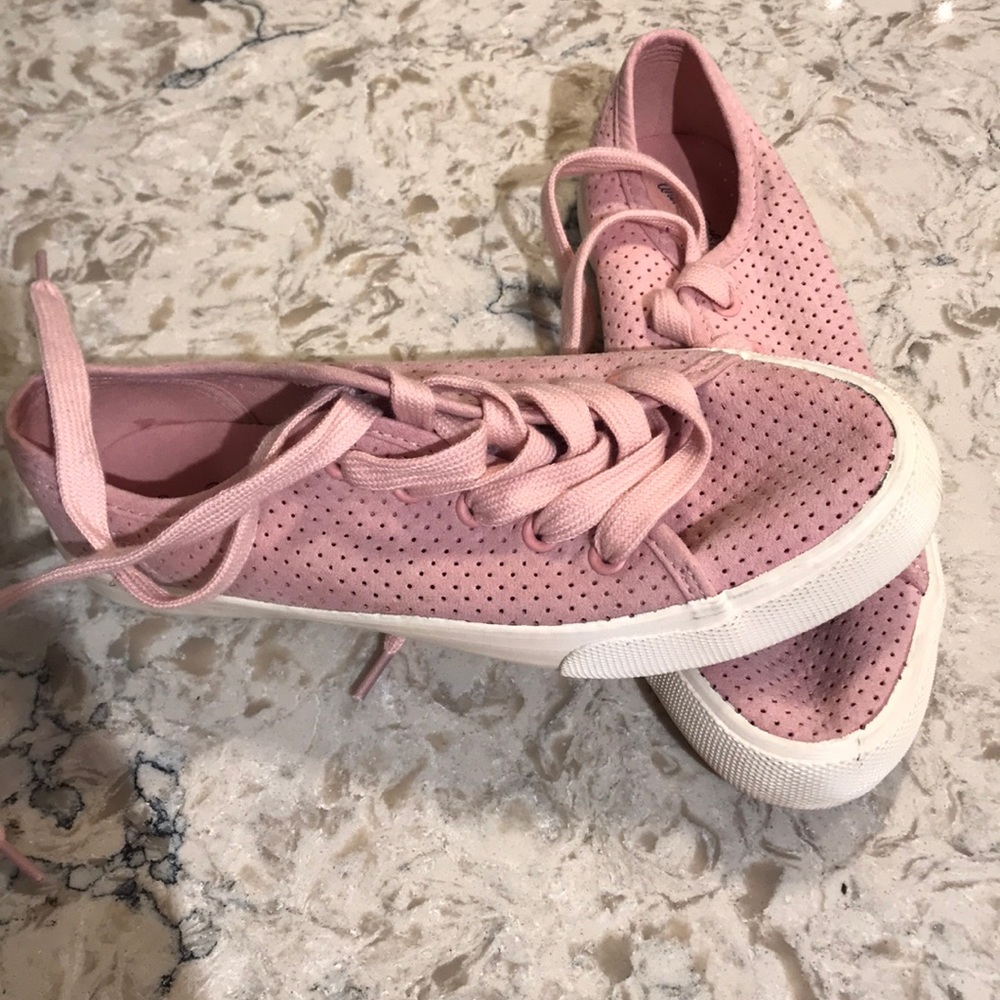 Barely worn, cute pink sneakers